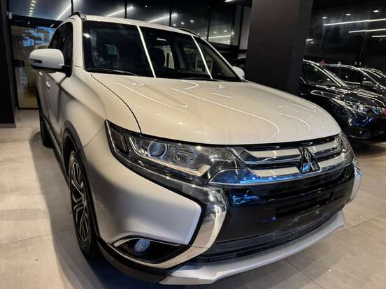 MITSUBISHI-OUTLANDER-2.0 16V GASOLINA 4P AUTOMÁTICO MITSUBISHI-OUTLANDER-2016