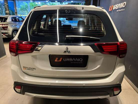 MITSUBISHI-OUTLANDER-2016
