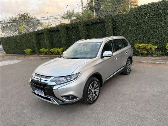 MITSUBISHI-OUTLANDER-2019