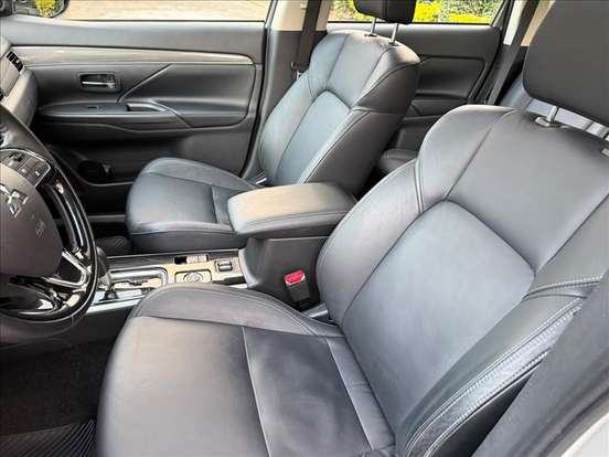 MITSUBISHI-OUTLANDER-3.0 MIVEC V6 GASOLINA HPE-S AWD AUTOMÁTICO MITSUBISHI-OUTLANDER-2019