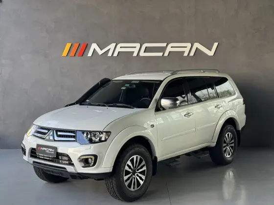 MITSUBISHI PAJERO 3.2 HPE 4X4 7 LUGARES 16V TURBO INTERCOOLER DIESEL 4P AUTOMÁTICO MITSUBISHI PAJERO 3.2 HPE 4X4 7 LUGARES 16V TURBO INTERCOOLER DIESEL 4P AUTOMÁTICO