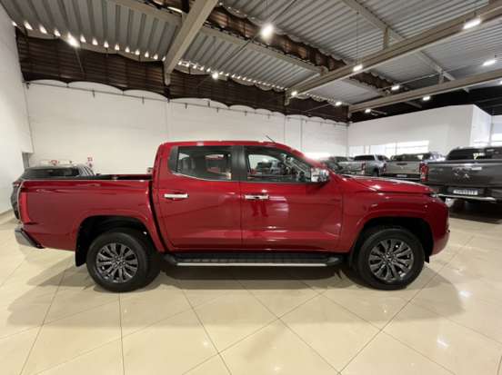 MITSUBISHI-TRITON-2025