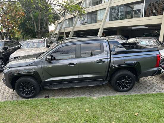 MITSUBISHI-TRITON-2.4 BITURBO DIESEL CD KATANA 4X4 AUTOMÁTICO MITSUBISHI-TRITON-2025