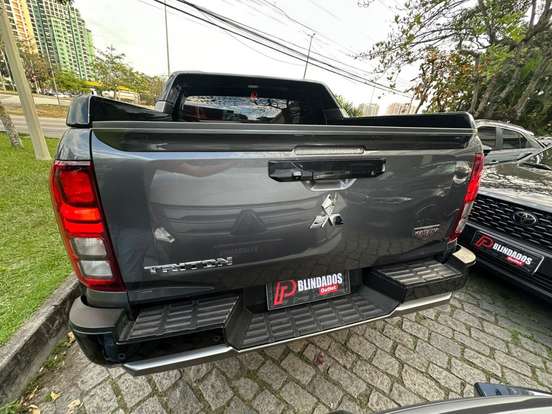 MITSUBISHI-TRITON-2.4 BITURBO DIESEL CD KATANA 4X4 AUTOMÁTICO MITSUBISHI-TRITON-2025