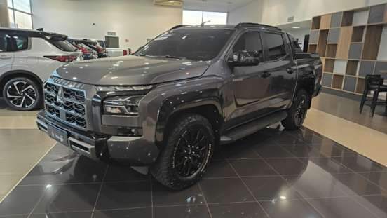 MITSUBISHI-TRITON-2025