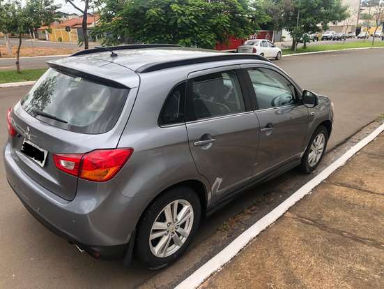 MITSUBISHI-ASX-2012