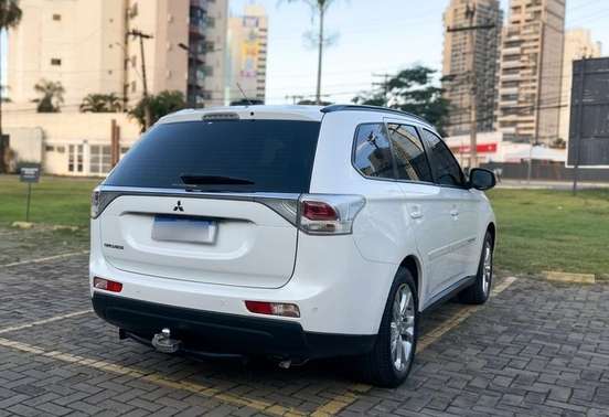 MITSUBISHI-OUTLANDER-2015