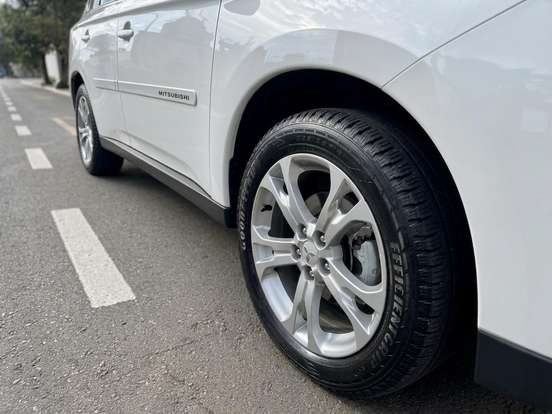MITSUBISHI-OUTLANDER-2.0 16V GASOLINA 4P AUTOMÁTICO MITSUBISHI-OUTLANDER-2015