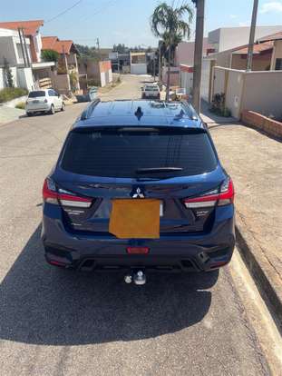 MITSUBISHI-OUTLANDER-2021