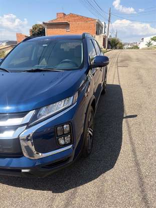MITSUBISHI-OUTLANDER-2021