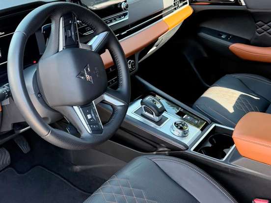 MITSUBISHI-OUTLANDER-2.4 PHEV SIGNATURE S-AWC DHT MITSUBISHI-OUTLANDER-2025