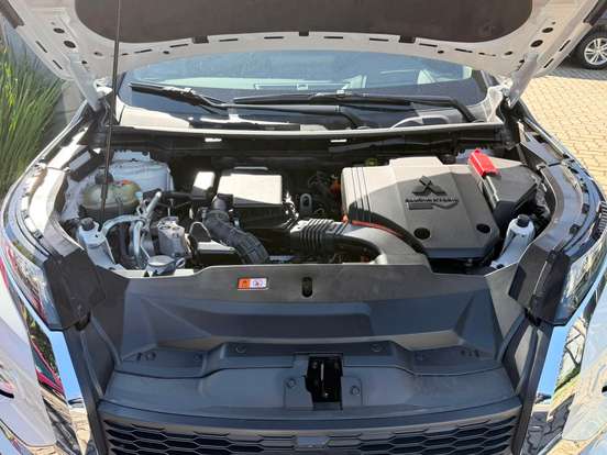 MITSUBISHI-OUTLANDER-2.4 PHEV SIGNATURE S-AWC DHT MITSUBISHI-OUTLANDER-2025