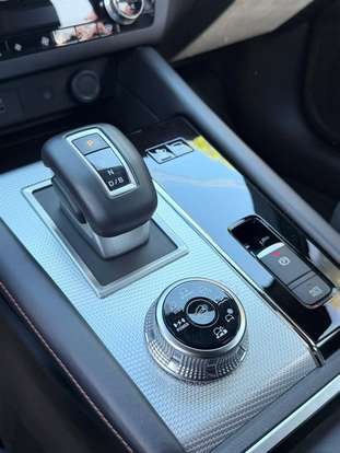 MITSUBISHI-OUTLANDER-2025