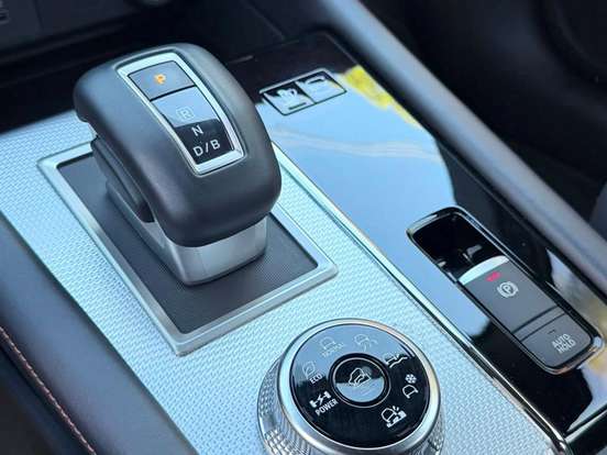 MITSUBISHI-OUTLANDER-2.4 PHEV SIGNATURE S-AWC DHT MITSUBISHI-OUTLANDER-2025