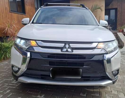 MITSUBISHI-OUTLANDER-2015