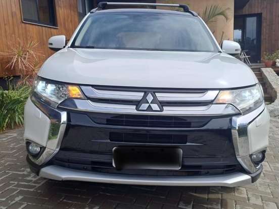MITSUBISHI-OUTLANDER-3.0 GT 4X4 V6 24V GASOLINA 4P AUTOMÁTICO MITSUBISHI-OUTLANDER-2015