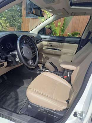 MITSUBISHI-OUTLANDER-2015
