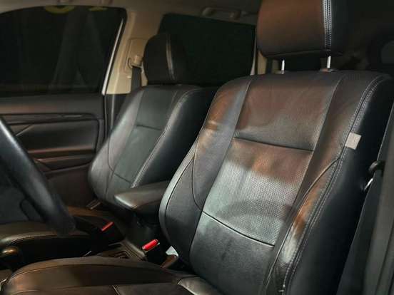 MITSUBISHI-OUTLANDER-3.0 GT 4X4 V6 24V GASOLINA 4P AUTOMÁTICO MITSUBISHI-OUTLANDER-2015