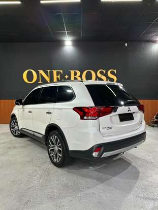 MITSUBISHI-OUTLANDER-2015