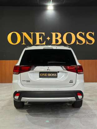 MITSUBISHI-OUTLANDER-2015