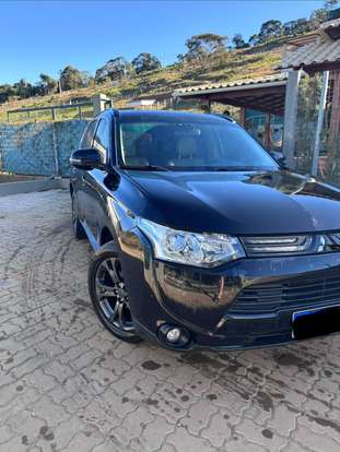 MITSUBISHI-OUTLANDER-2014