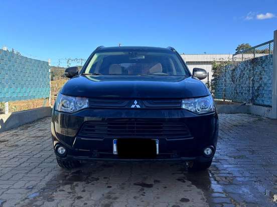 MITSUBISHI-OUTLANDER-3.0 GT 4X4 V6 24V GASOLINA 4P AUTOMÁTICO MITSUBISHI-OUTLANDER-2014