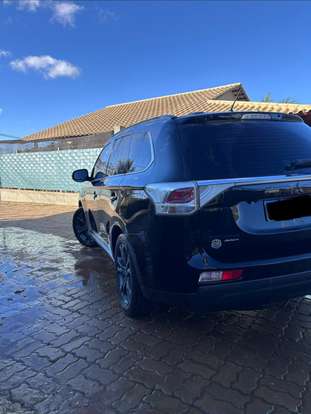 MITSUBISHI-OUTLANDER-2014