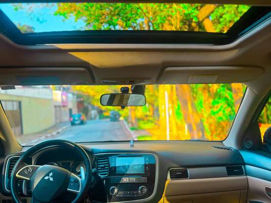 MITSUBISHI-OUTLANDER-3.0 GT 4X4 V6 24V GASOLINA 4P AUTOMÁTICO MITSUBISHI-OUTLANDER-2015