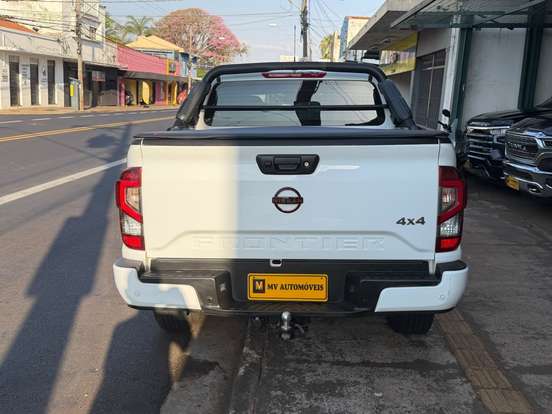 NISSAN-FRONTIER-2023