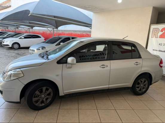 NISSAN-TIIDA-2012