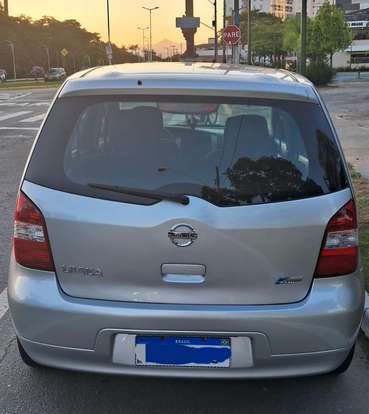 NISSAN-LIVINA-2011