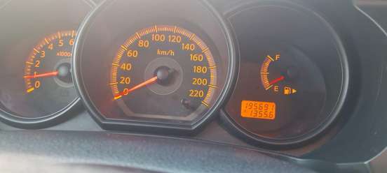 NISSAN-LIVINA-2011