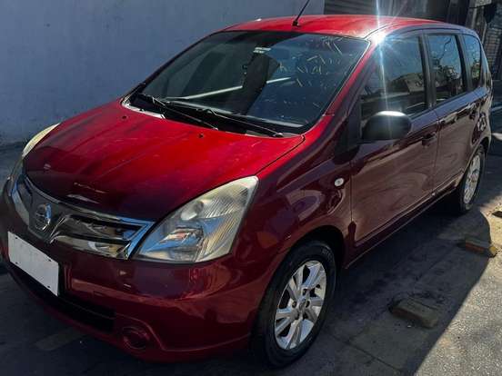 NISSAN-LIVINA-1.8 S 16V FLEX 4P AUTOMÁTICO NISSAN-LIVINA-2013