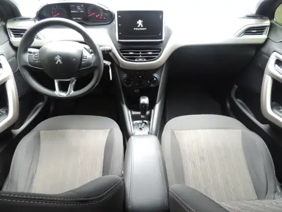 PEUGEOT-2008-2021