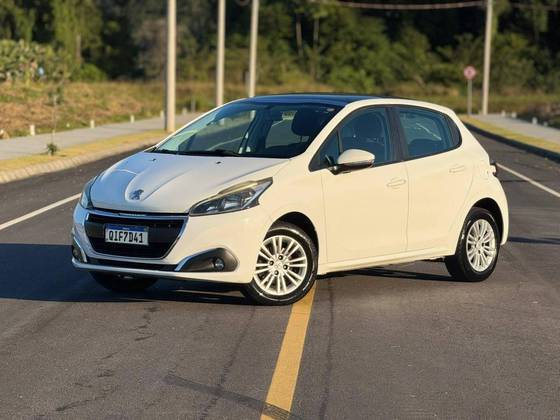 PEUGEOT 208 1.2 ALLURE 12V FLEX 4P MANUAL