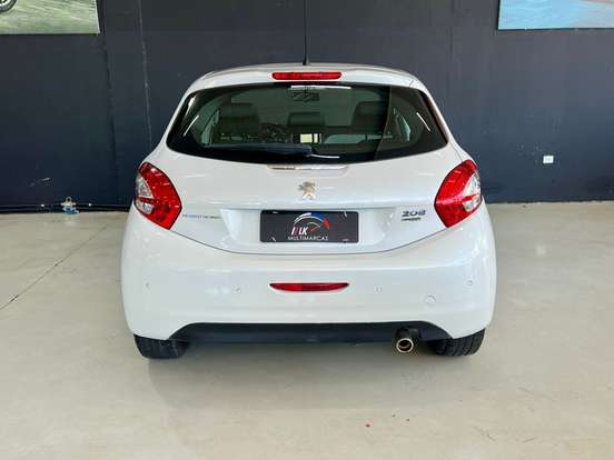 PEUGEOT-208-2015