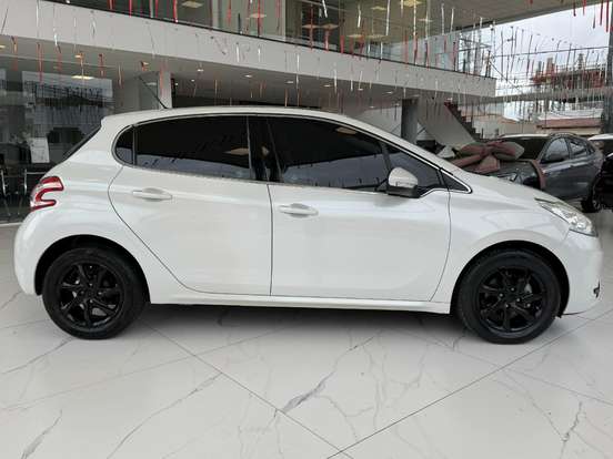 PEUGEOT-208-2014
