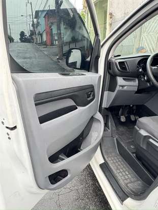 PEUGEOT-EXPERT-2022