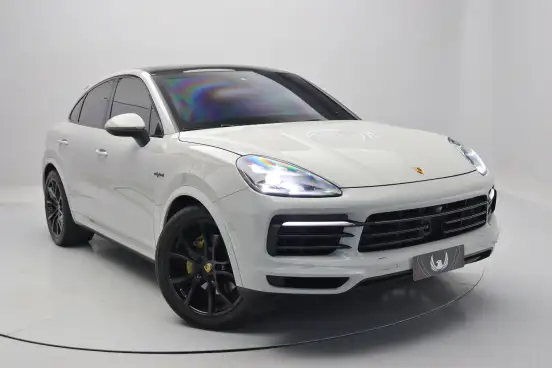 PORSCHE-CAYENNE-2022