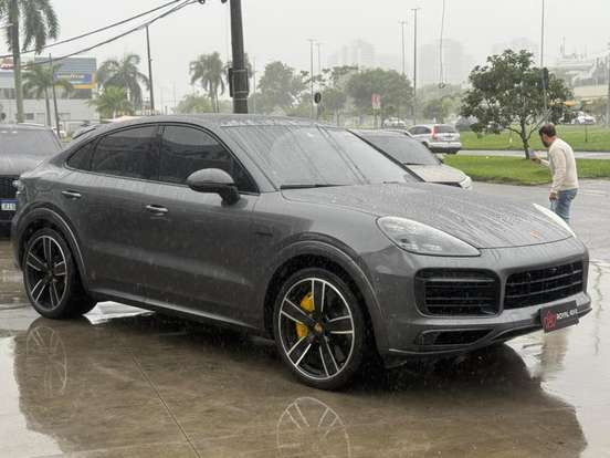 PORSCHE-CAYENNE-2022