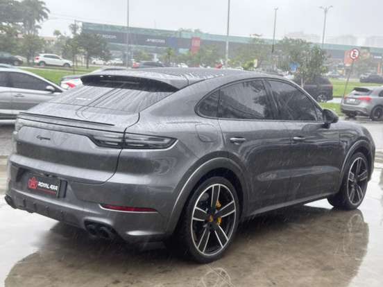 PORSCHE-CAYENNE-2022