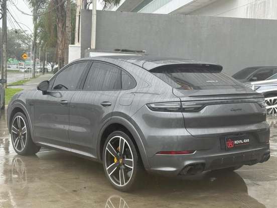 PORSCHE-CAYENNE-2022