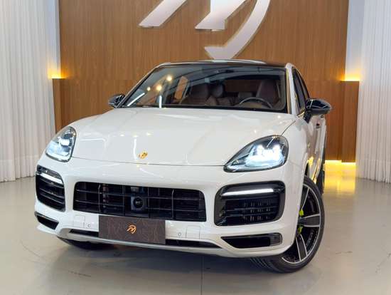 PORSCHE-CAYENNE-2022