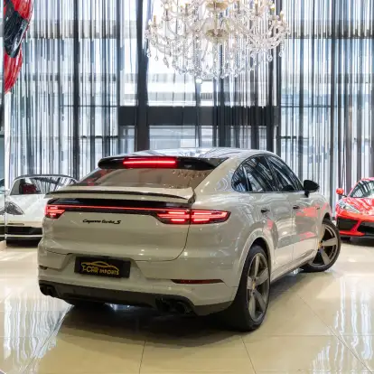 PORSCHE-CAYENNE-2022
