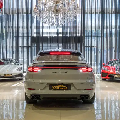 PORSCHE-CAYENNE-2022