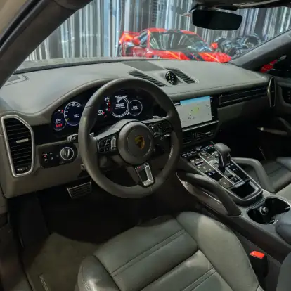 PORSCHE-CAYENNE-2022