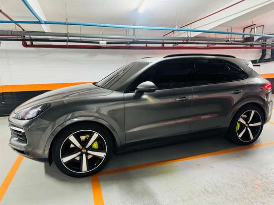 PORSCHE-CAYENNE-2019