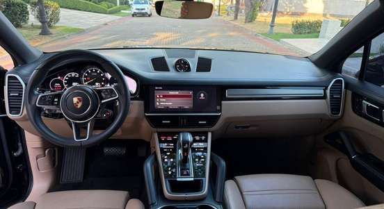 PORSCHE-CAYENNE-2023