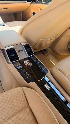 PORSCHE-PANAMERA-2011