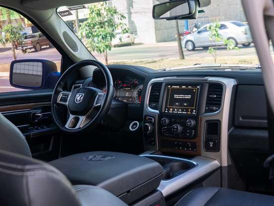 RAM-CLASSIC-5.7 V8 GASOLINA LARAMIE CD 4X4 AUTOMÁTICO RAM-CLASSIC-2022